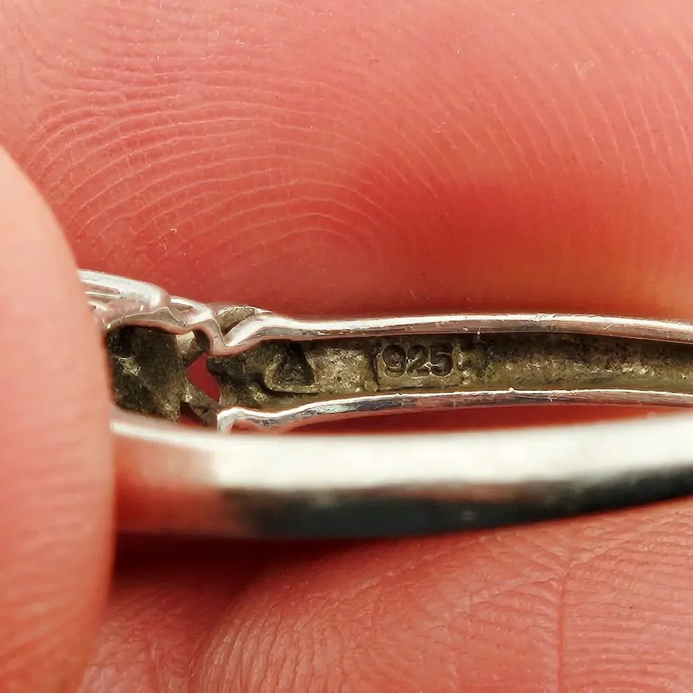 Vintage Silver and White Topaz Ring Size 7.5 - Picture 5 of 5